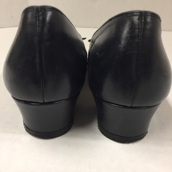 Vintage Ferragamo Boutique Dark Navy Leather Shoes - Picture 6 of 12